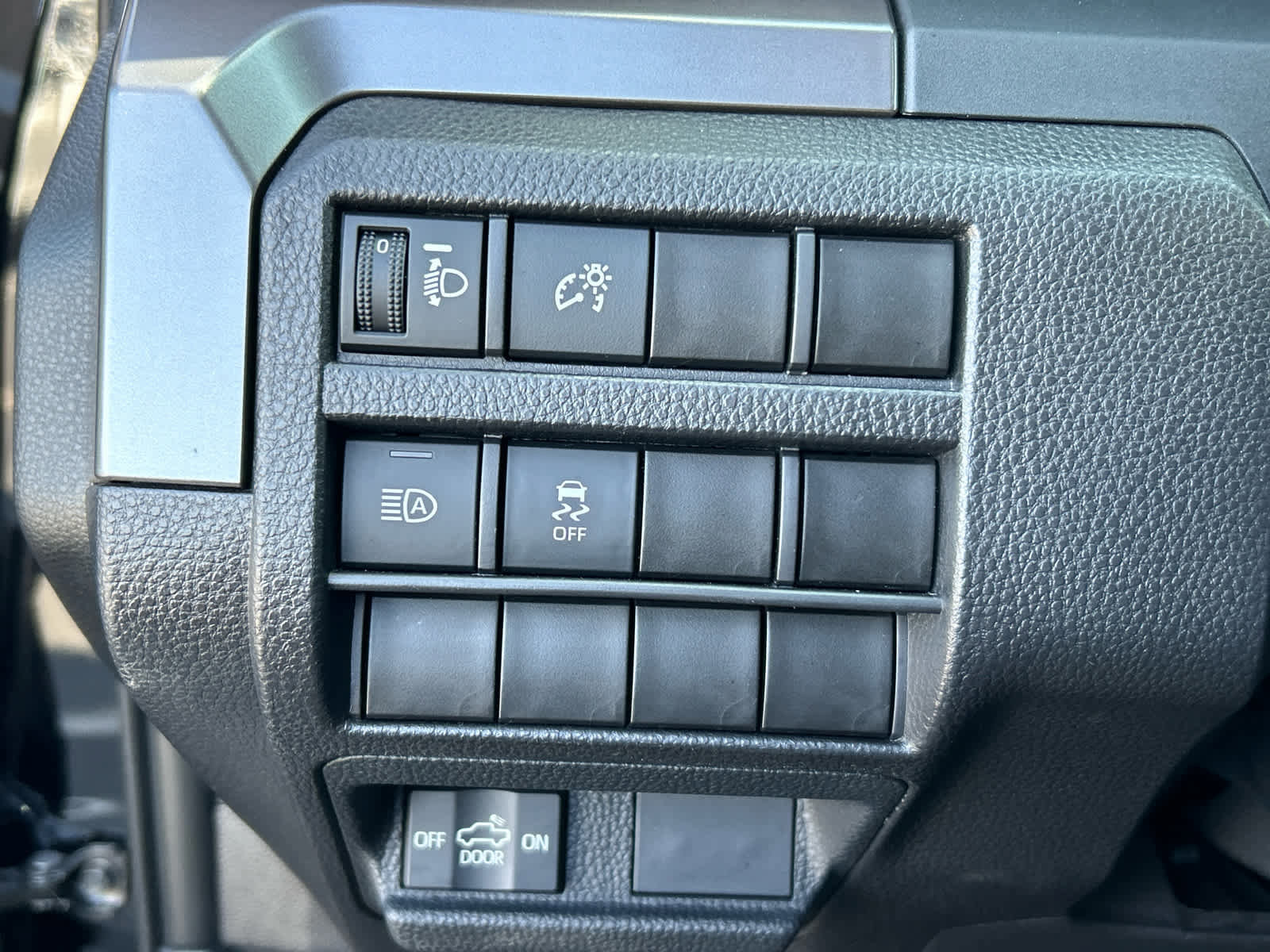 Used 2025 Toyota Tacoma TRD Off-Road image 32