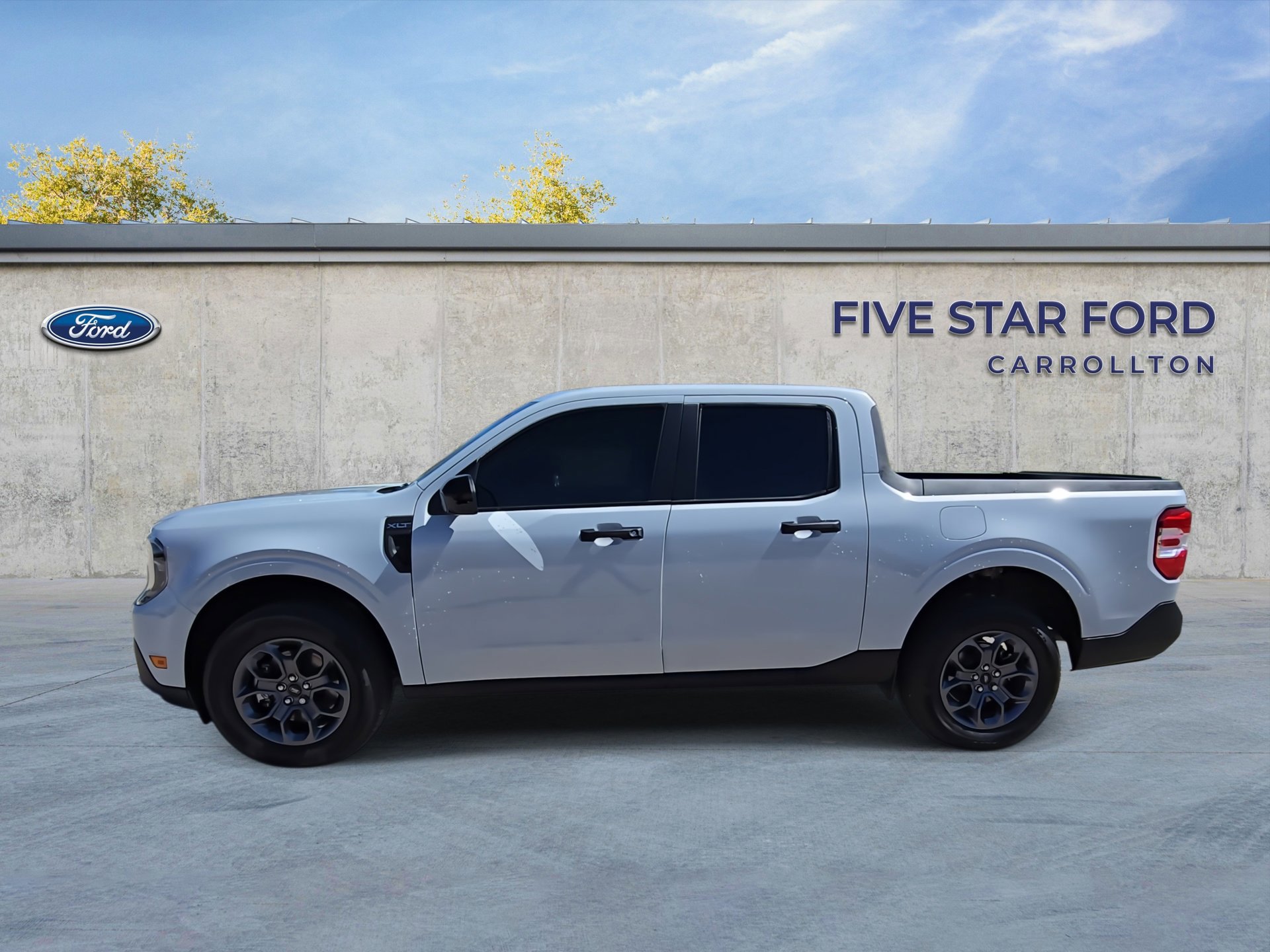 Certified 2025 Ford Maverick XLT w/ XLT Luxury Package image 2