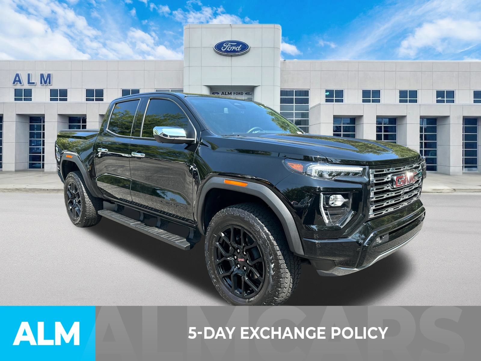 Used 2025 GMC Canyon Denali w/ LPO, Denali Black Edition AWD/4WD image 3