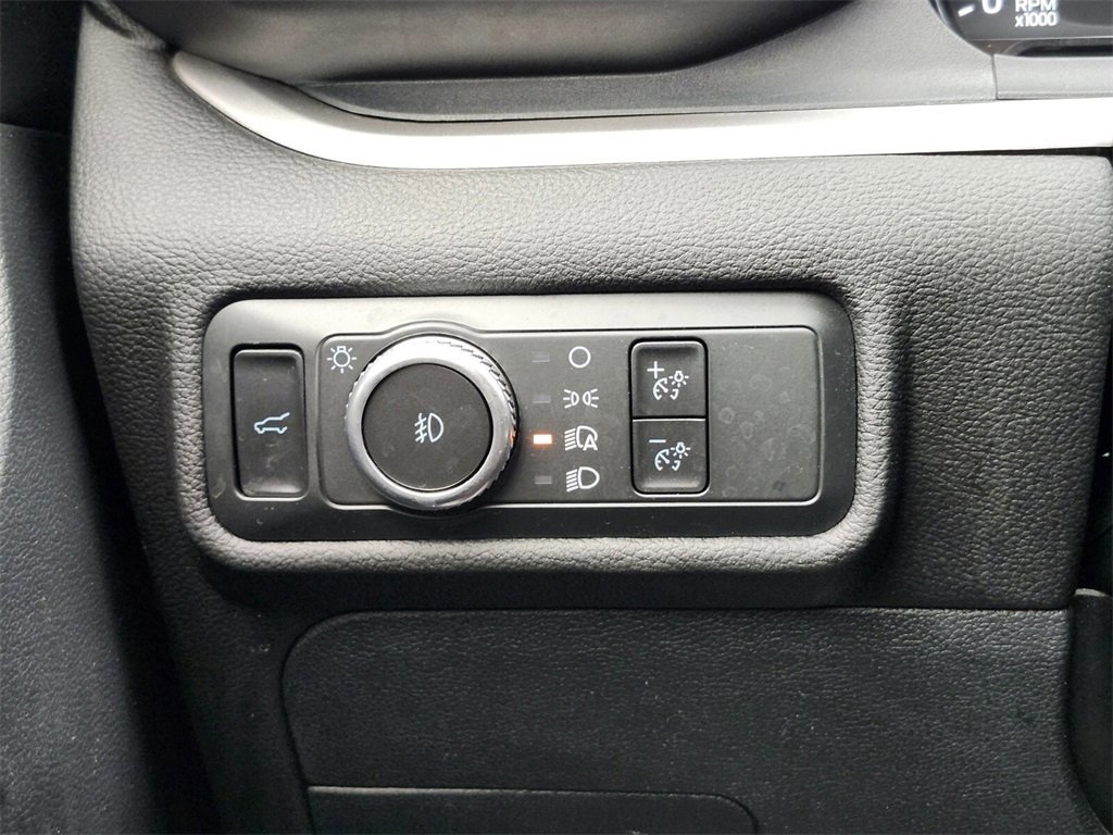 Certified 2022 Ford Explorer XLT w/ Equipment Group 202A image 25