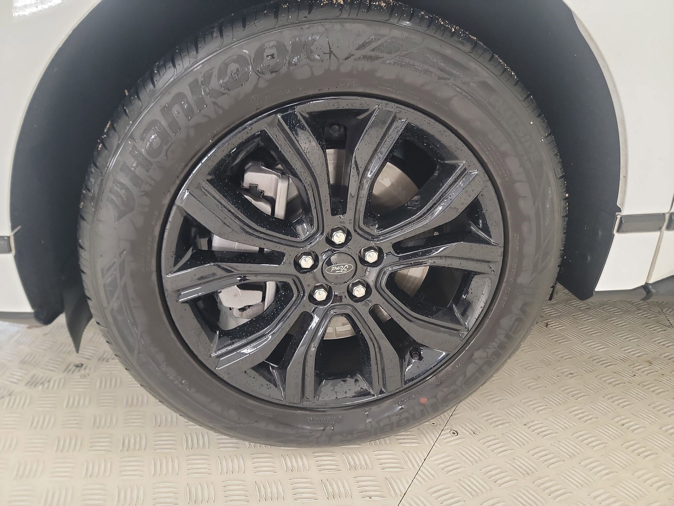 Certified 2024 Ford Edge SE w/ Black Appearance Package image 10