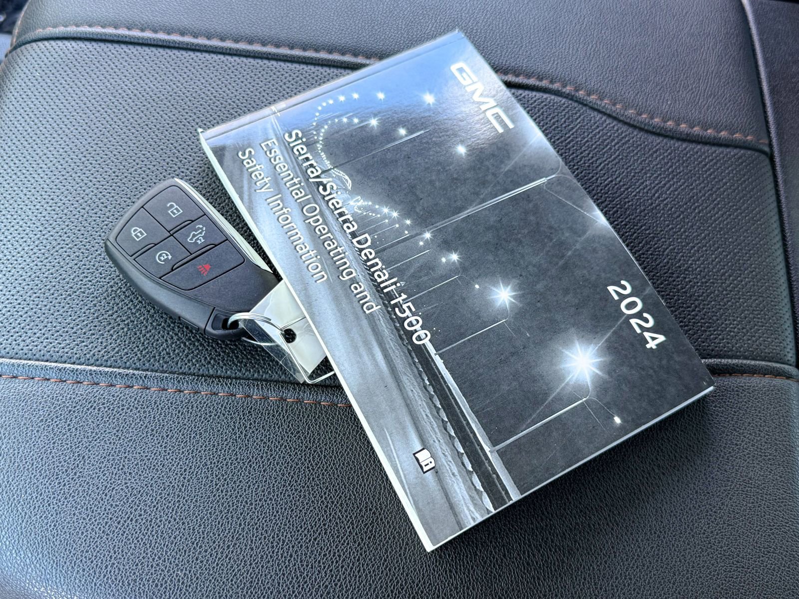 Used 2024 GMC Sierra 1500 AT4 w/ Technology Package image 35