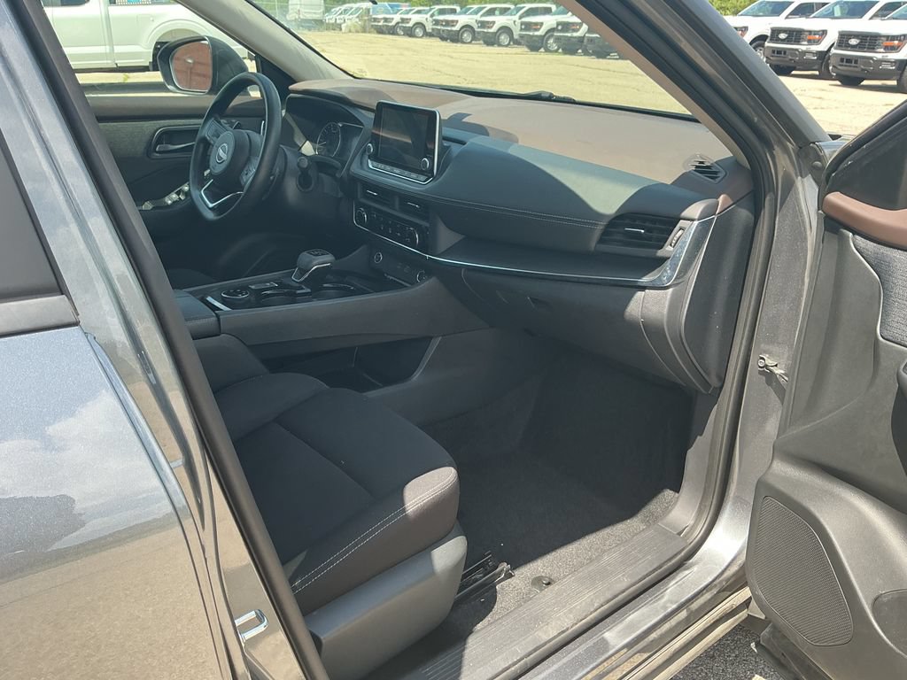 Used 2023 Nissan Rogue S AWD/4WD image 20