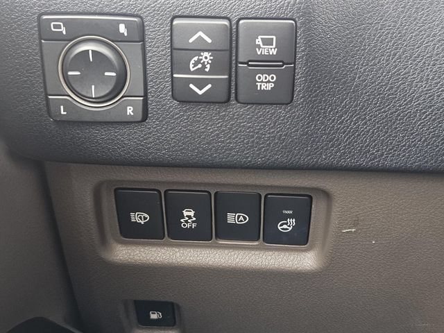 Used 2023 Lexus GX 460 Luxury w/ Sport Design Package AWD/4WD image 33