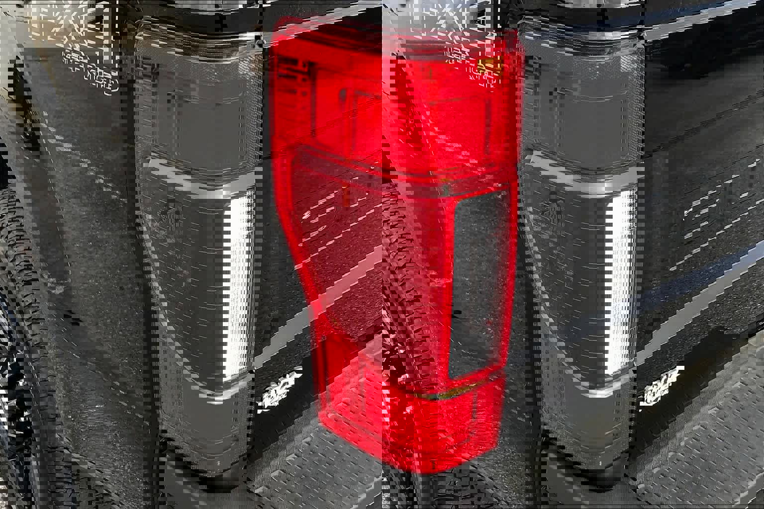 Certified 2022 Ford F350 Lariat w/ Black Appearance Package image 28