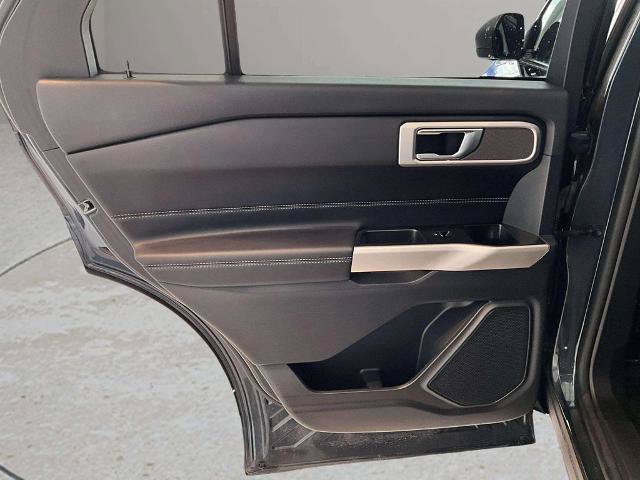 Certified 2018 Ford Explorer XLT w/ Equipment Group 202A AWD/4WD image 19