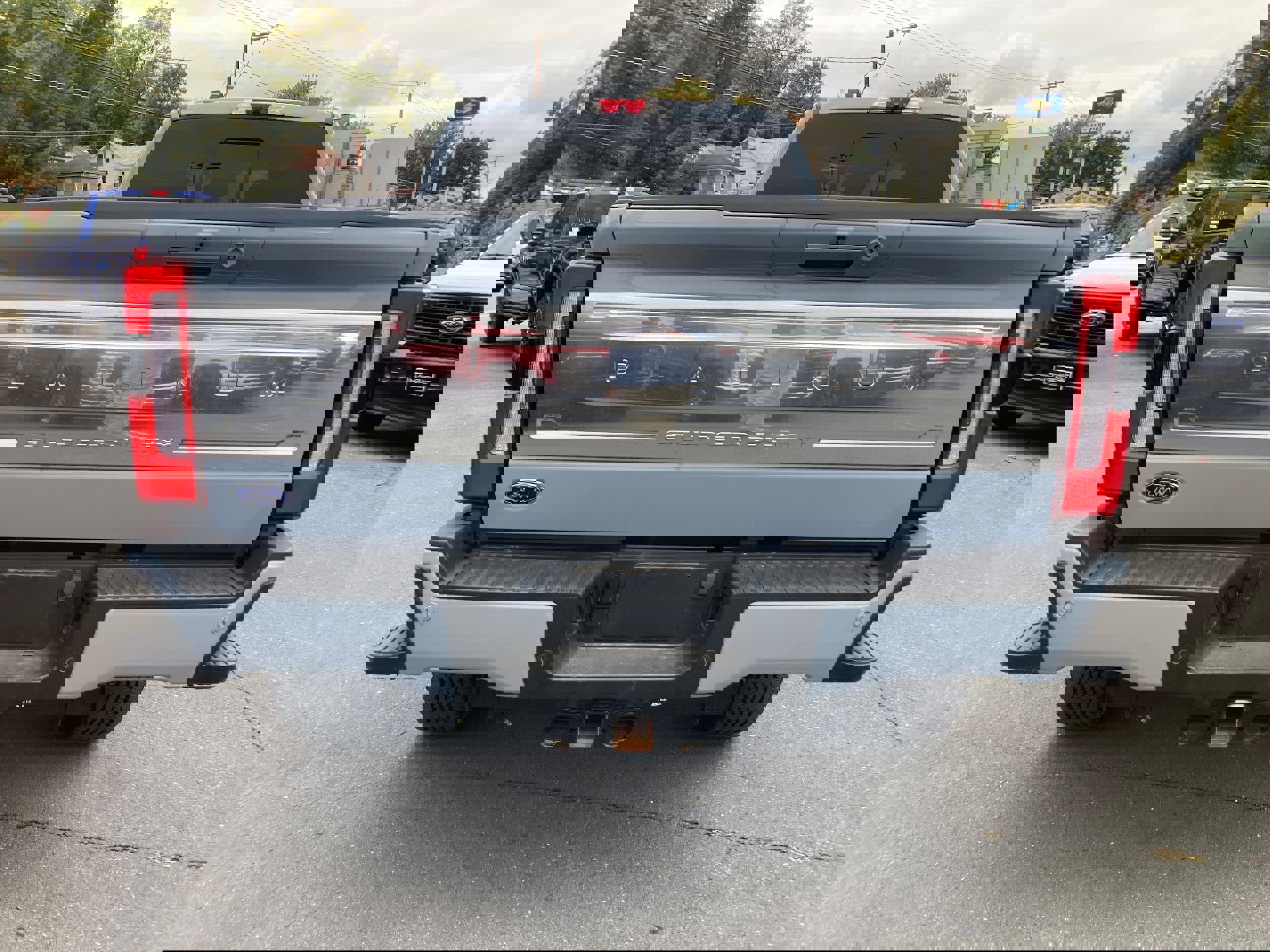 Certified 2024 Ford F350 Platinum w/ FX4 Off-Road Package image 4