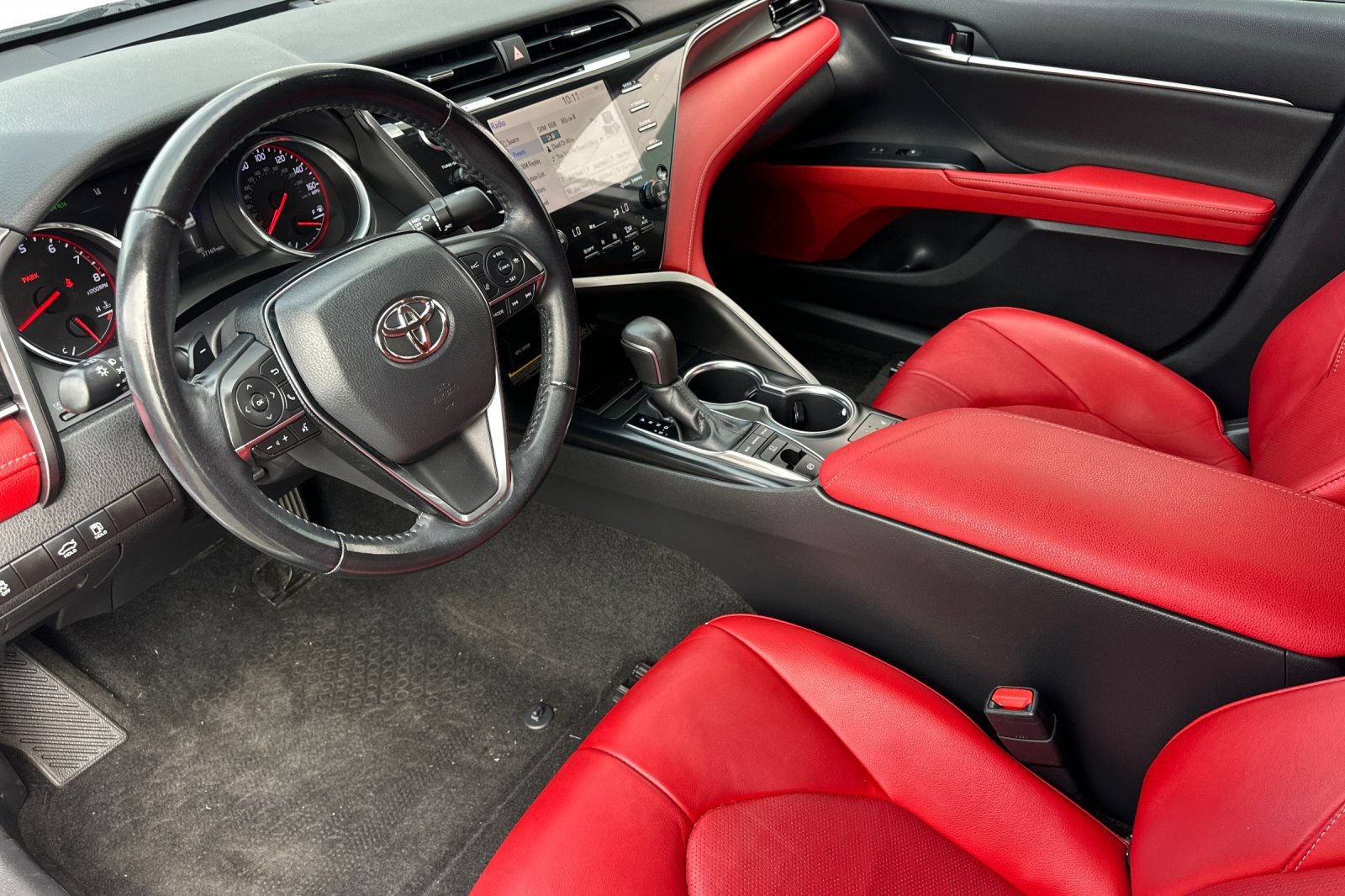Used 2019 Toyota Camry XSE FWD image 9