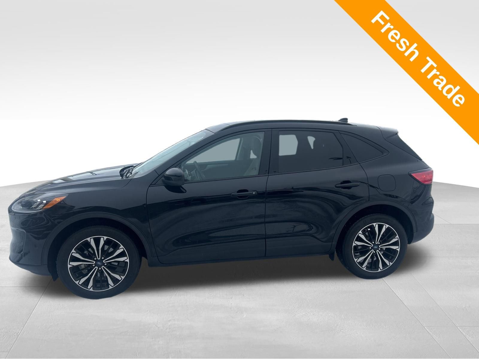 Certified 2022 Ford Escape SE w/ SE Sport Appearance Package image 1