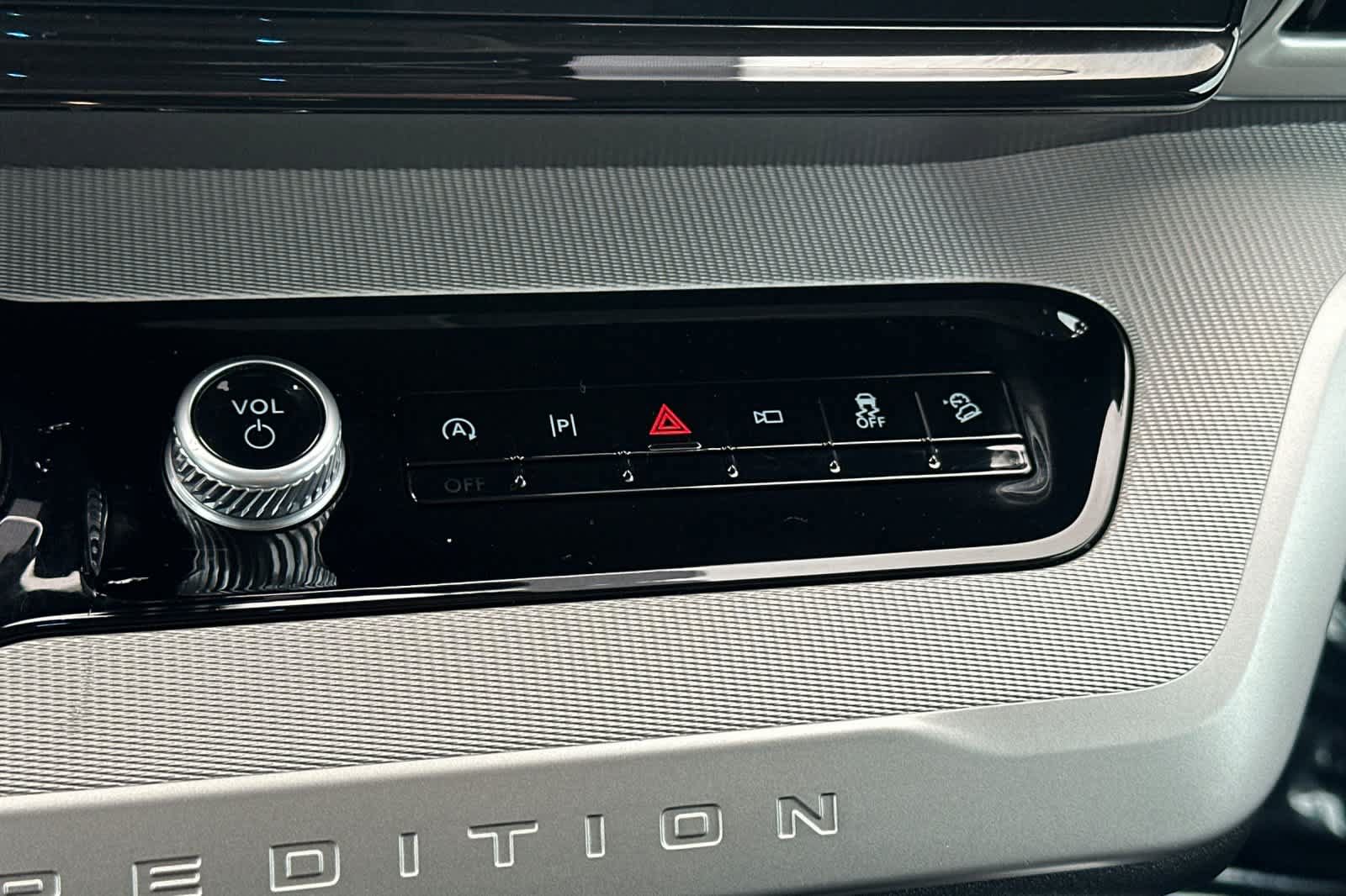 Certified 2025 Ford Expedition Active AWD/4WD image 21