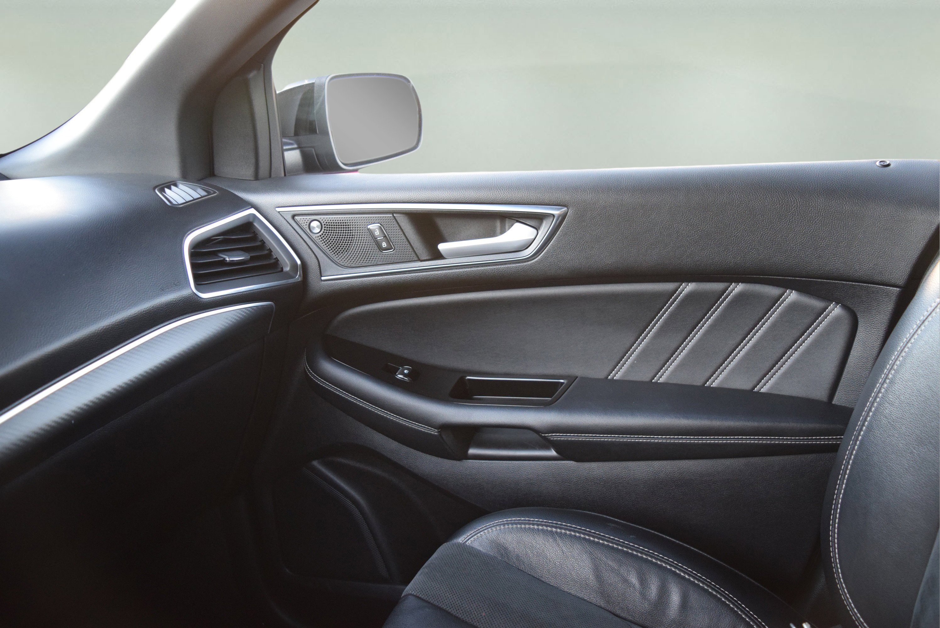 Certified 2019 Ford Edge ST w/ Equipment Group 401A image 17