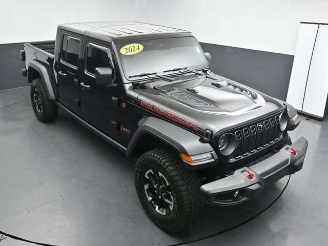Used 2024 Jeep Gladiator Rubicon w/ Technology Group AWD/4WD image 18