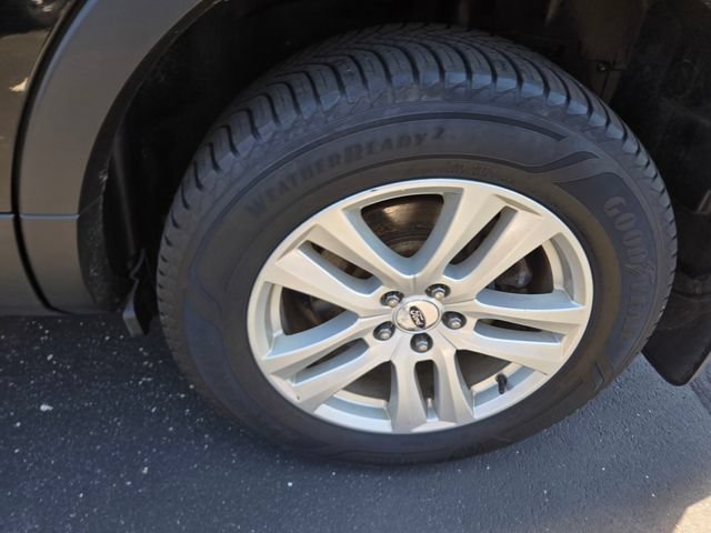 Certified 2018 Ford Explorer XLT w/ Equipment Group 202A AWD/4WD image 44