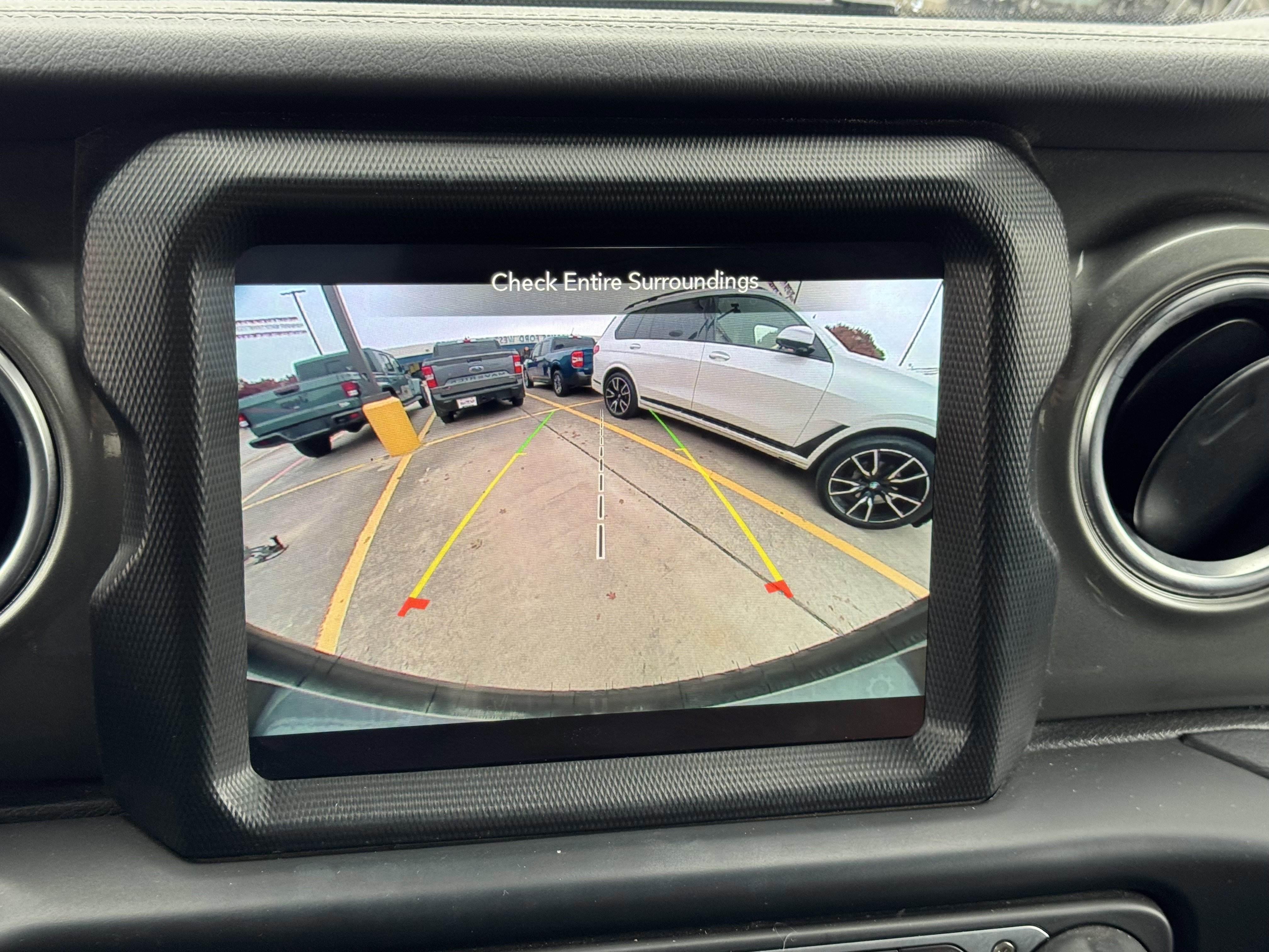 Used 2023 Jeep Wrangler Sahara w/ Safety Group image 28