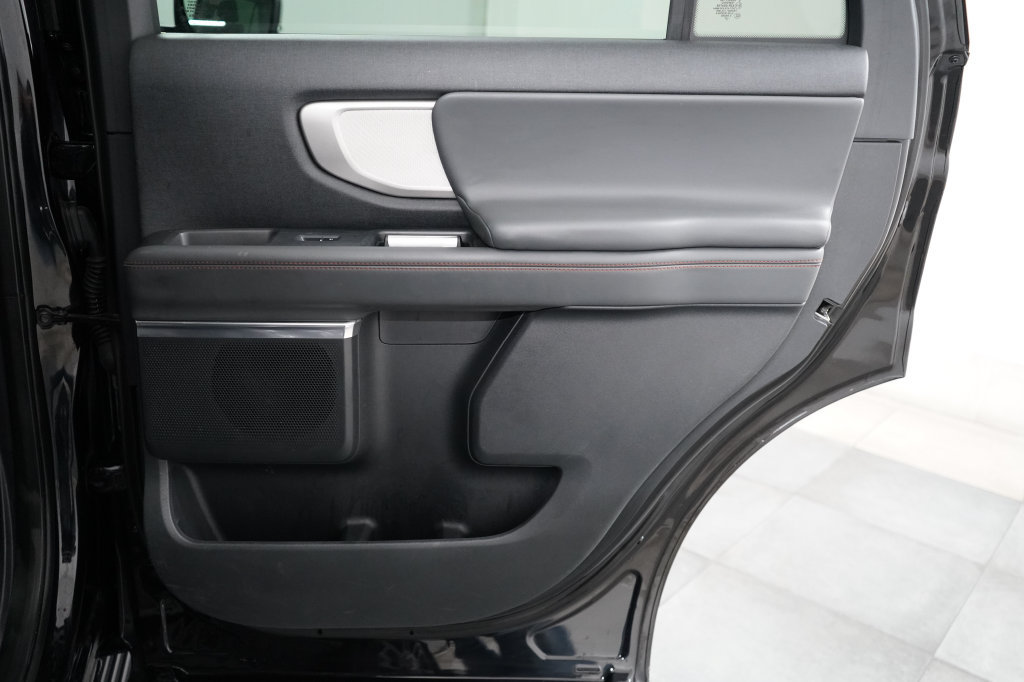 Certified 2025 Ford Expedition Active AWD/4WD image 32