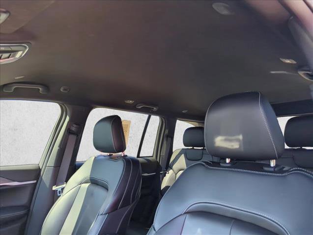 Used 2024 Jeep Grand Cherokee Limited w/ Trailer Tow Package AWD/4WD image 15