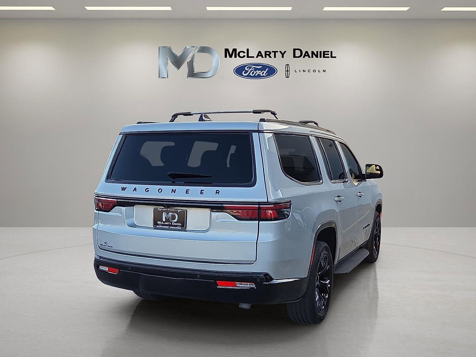 Used 2024 Jeep Wagoneer Series II AWD/4WD image 5