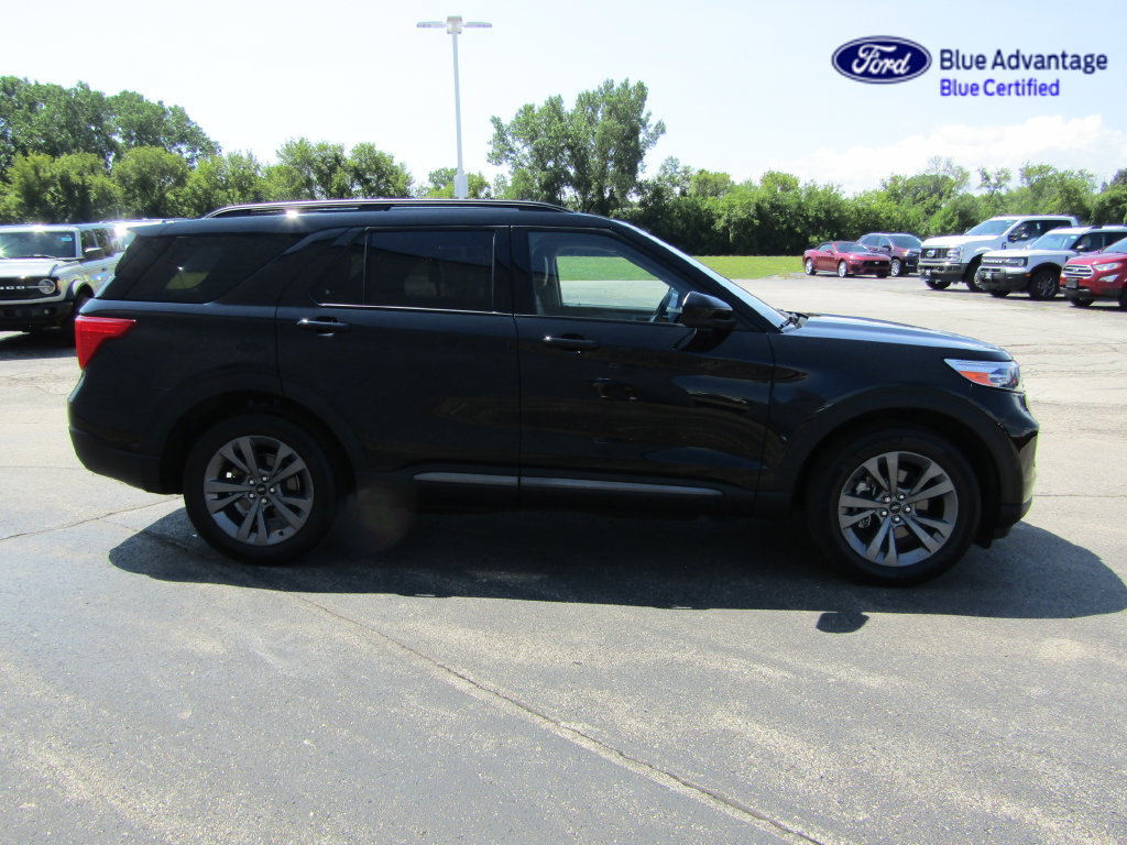 Certified 2023 Ford Explorer XLT w/ Equipment Group 202A AWD/4WD image 10
