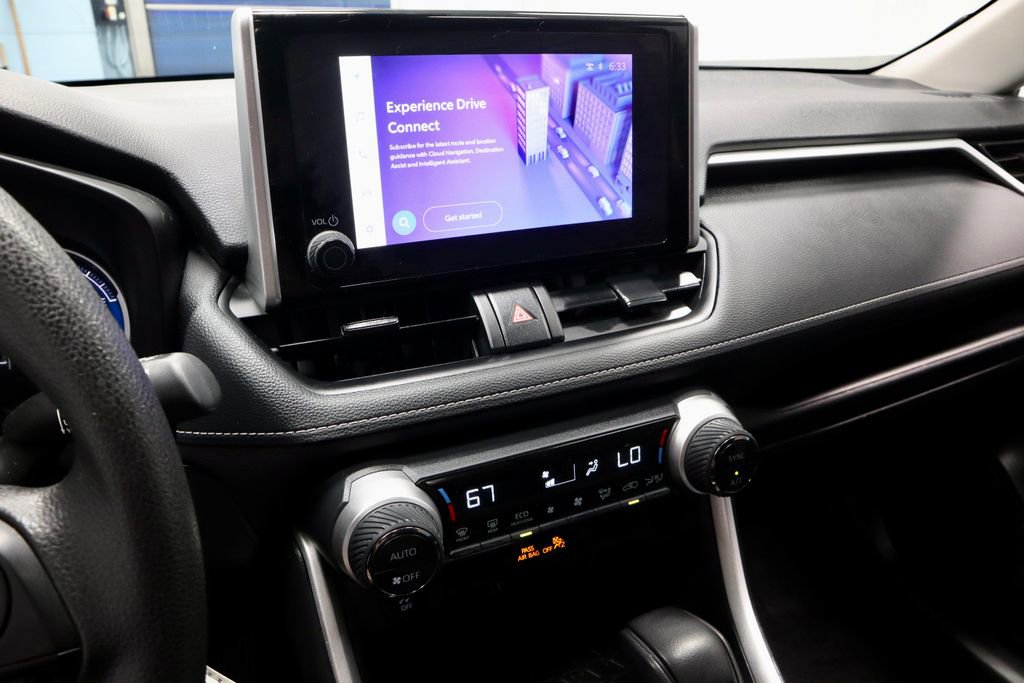 Used 2024 Toyota RAV4 LE AWD/4WD image 31