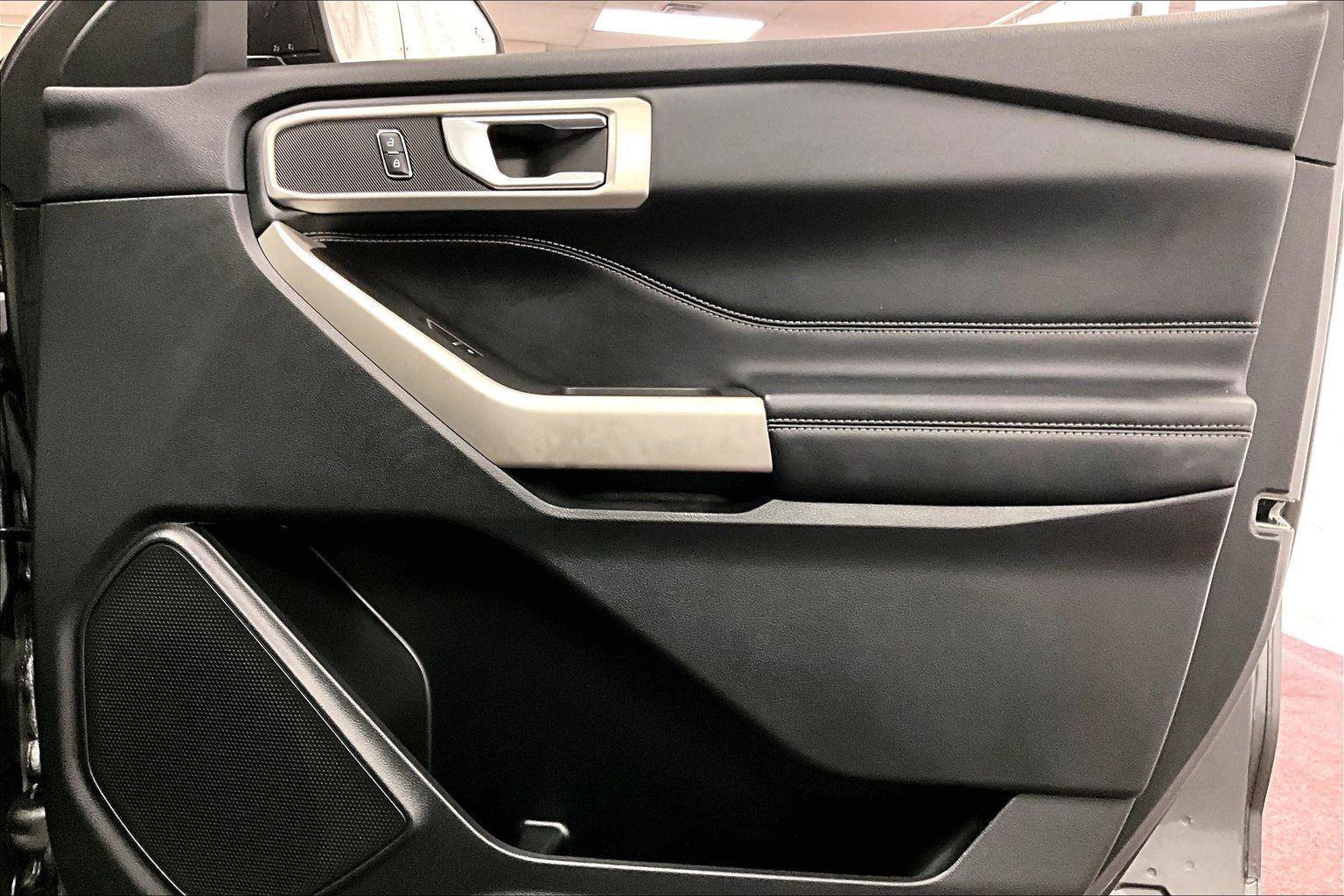 Certified 2022 Ford Explorer XLT w/ Equipment Group 202A image 23