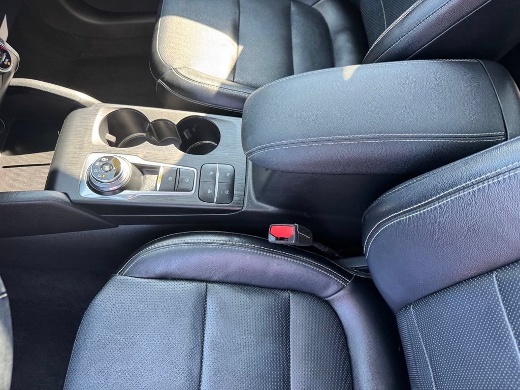 Certified 2020 Ford Escape Titanium AWD/4WD image 16