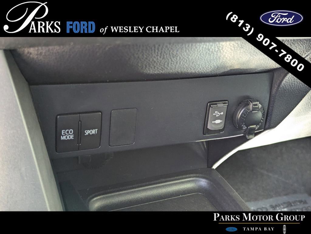 Used 2017 Toyota RAV4 LE image 23