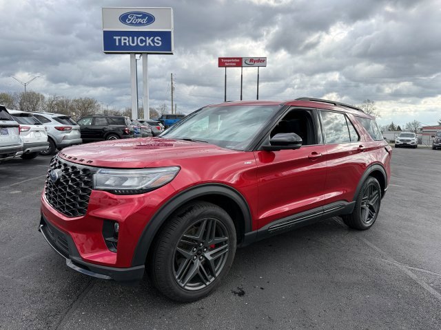 Certified 2025 Ford Explorer ST-Line w/ Premium Package image 4