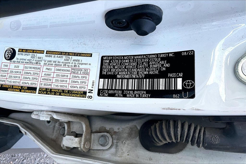 Used 2022 Toyota C-HR XLE FWD image 6