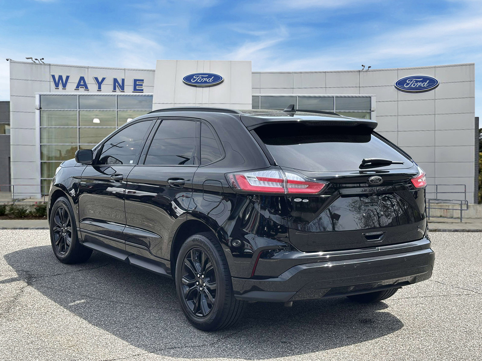 Certified 2023 Ford Edge SE w/ Black Appearance Package AWD/4WD image 4