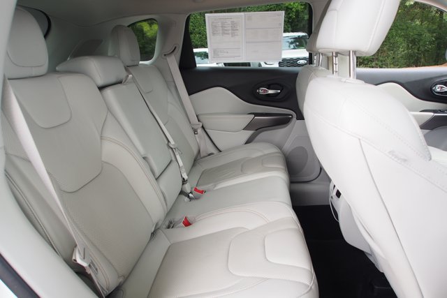 Used 2021 Jeep Cherokee Latitude Lux w/ Comfort/Convenience Group AWD/4WD image 13