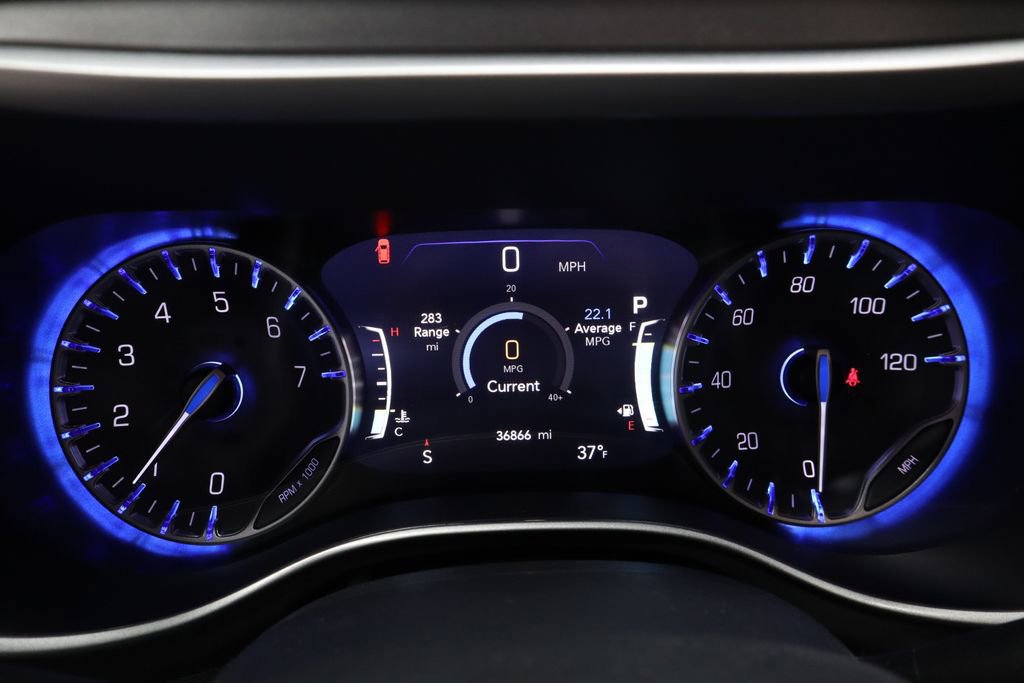 Used 2025 Chrysler Pacifica Select image 30