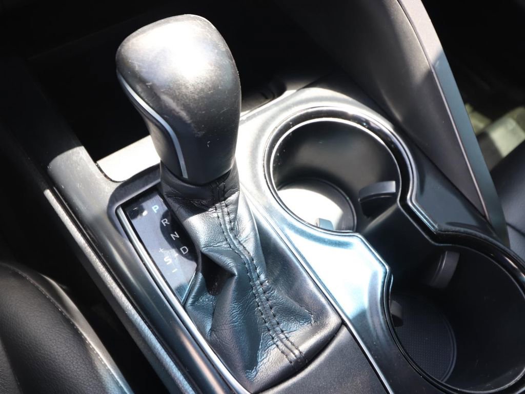 Used 2018 Toyota Camry SE FWD image 20