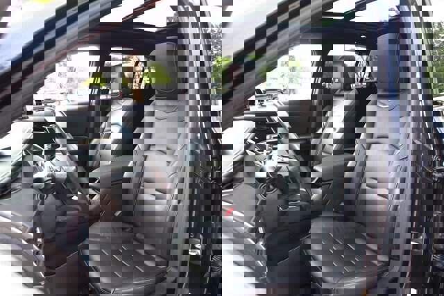 Used 2023 Cadillac XT4 Luxury w/ Cold Weather Package image 16