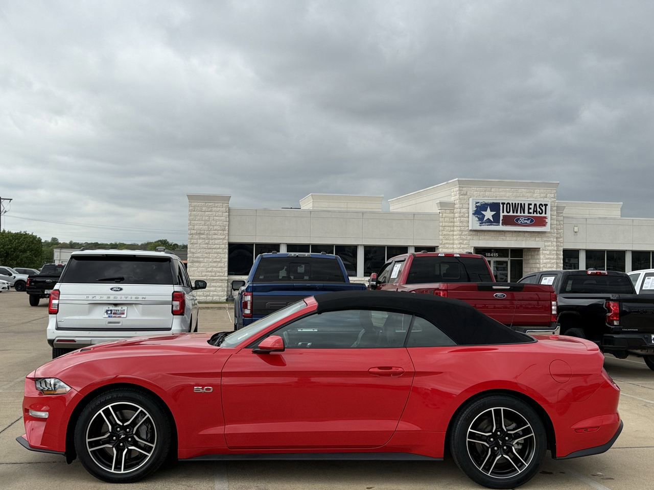 Certified 2022 Ford Mustang GT Premium image 3