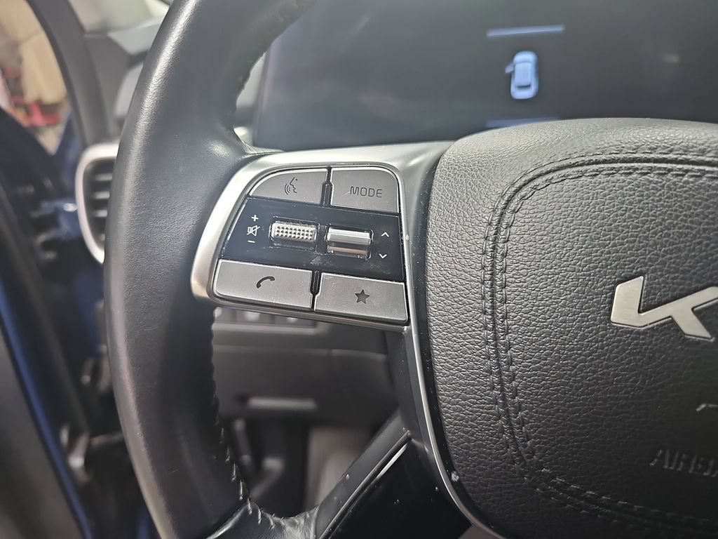 Used 2025 Kia Telluride S FWD image 17