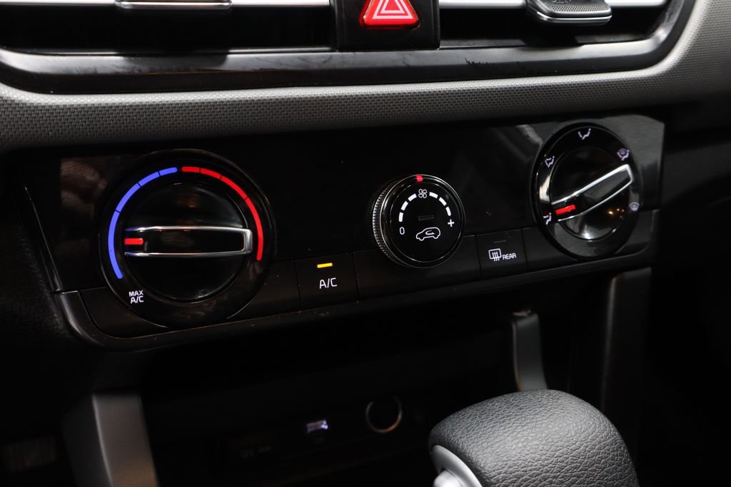 Used 2024 Kia Seltos LX image 32