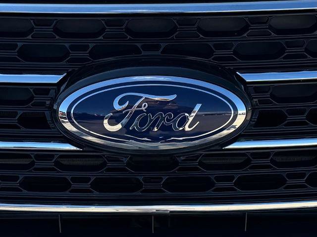 Certified 2022 Ford Explorer XLT w/ Equipment Group 202A image 9