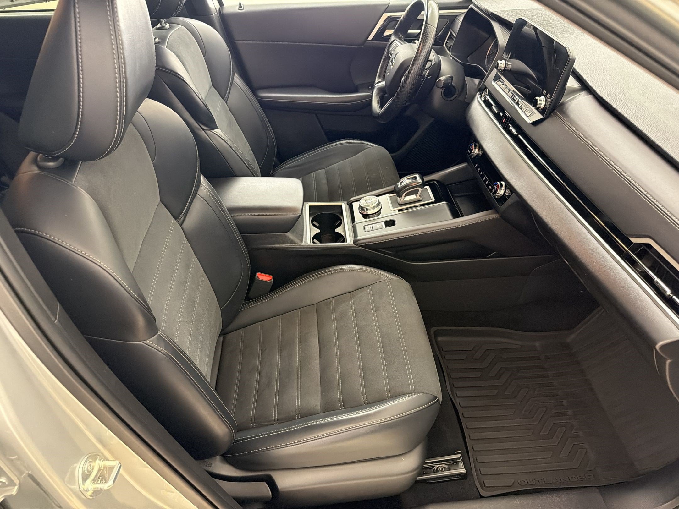 Used 2024 Mitsubishi Outlander SE FWD image 24