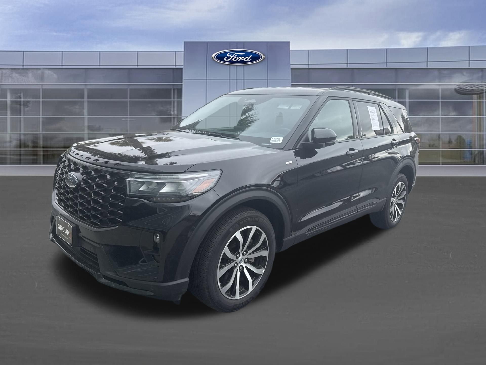 Certified 2025 Ford Explorer ST-Line image 9