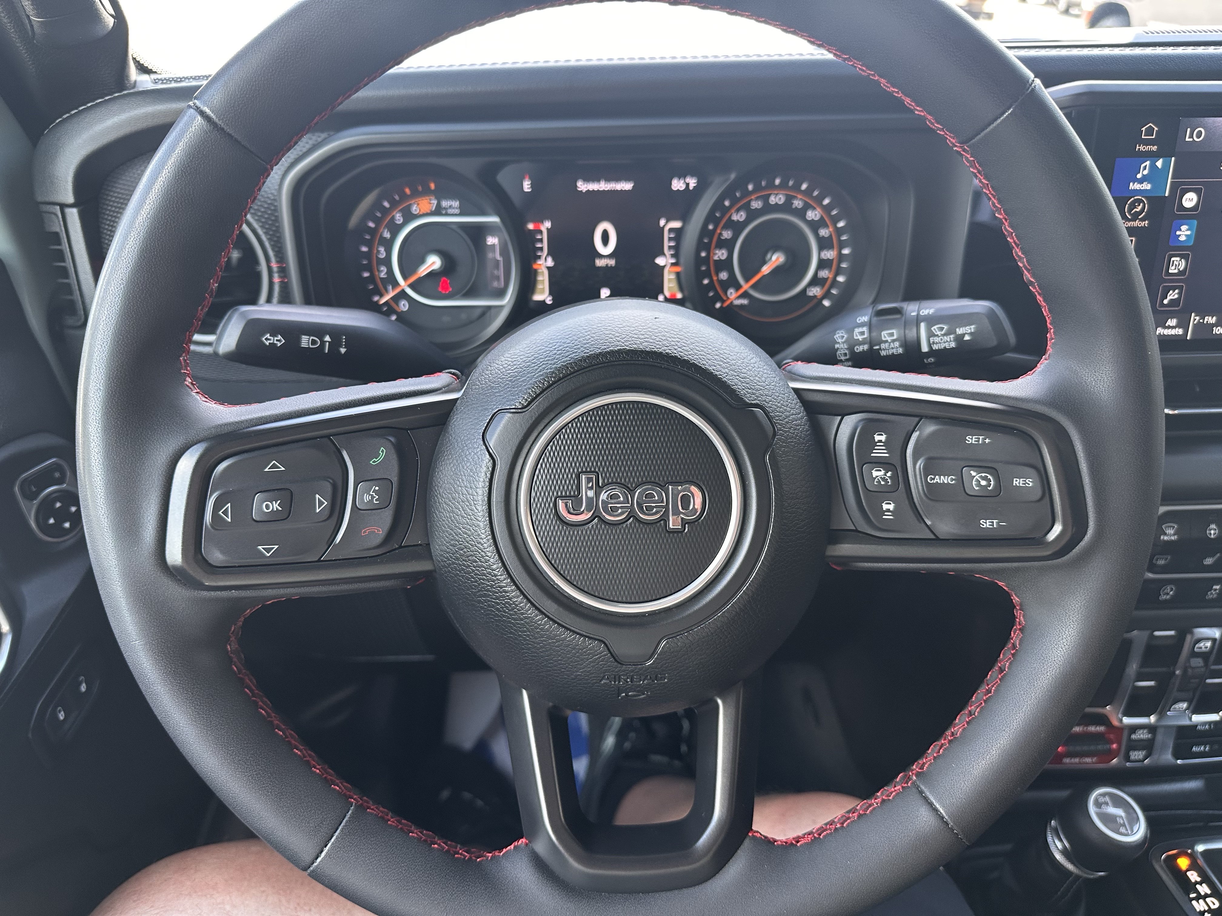 Used 2024 Jeep Wrangler Unlimited Rubicon w/ Convenience Group AWD/4WD image 19