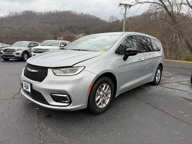 Used 2024 Chrysler Pacifica Touring-L