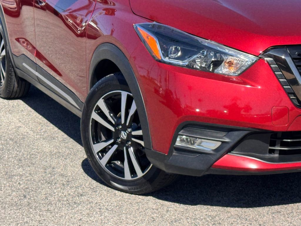 Used 2019 Nissan Kicks SR image 4