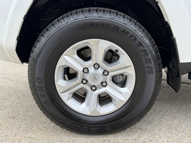 Used 2024 Toyota 4Runner SR5 Premium w/ Moonroof Package AWD/4WD image 12