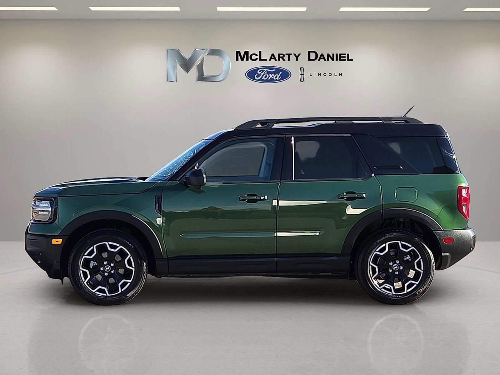 Certified 2025 Ford Bronco Sport Outer Banks w/ Outer Banks Tech Package+ image 3