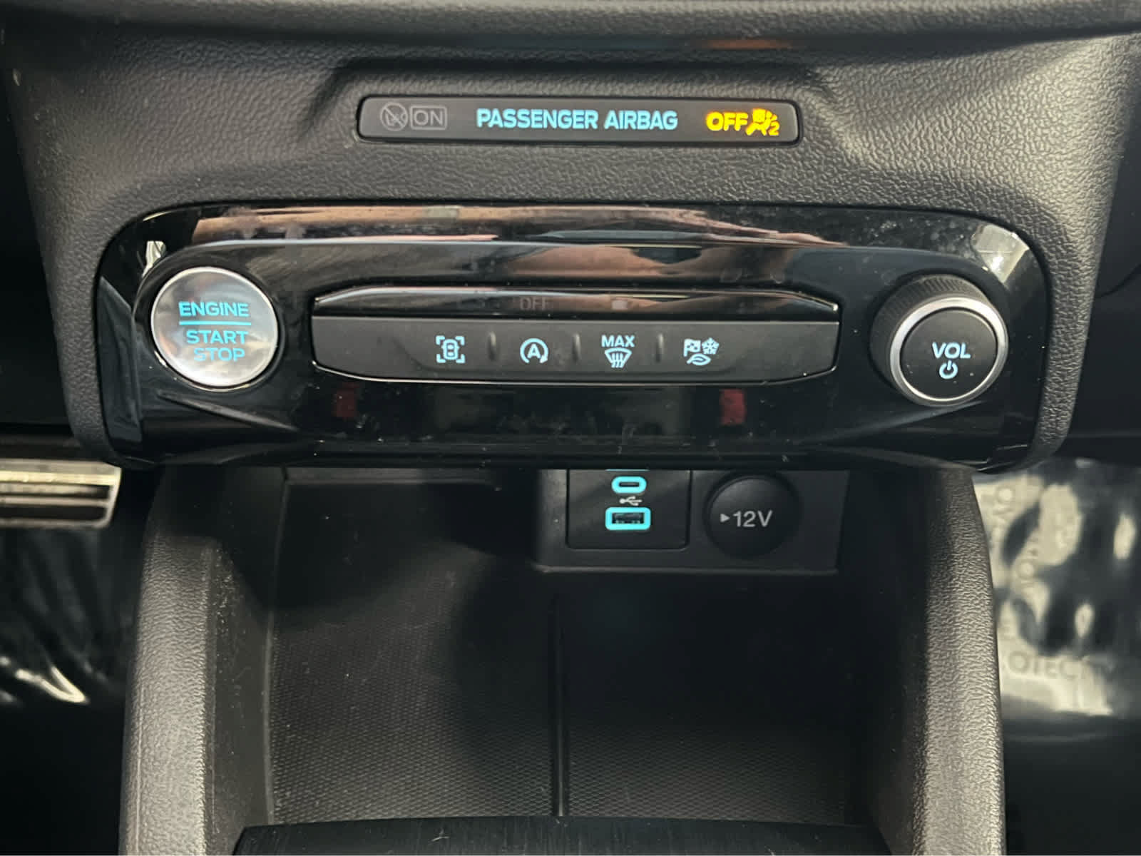Certified 2023 Ford Escape ST-Line w/ Tech Pack #1 AWD/4WD image 25