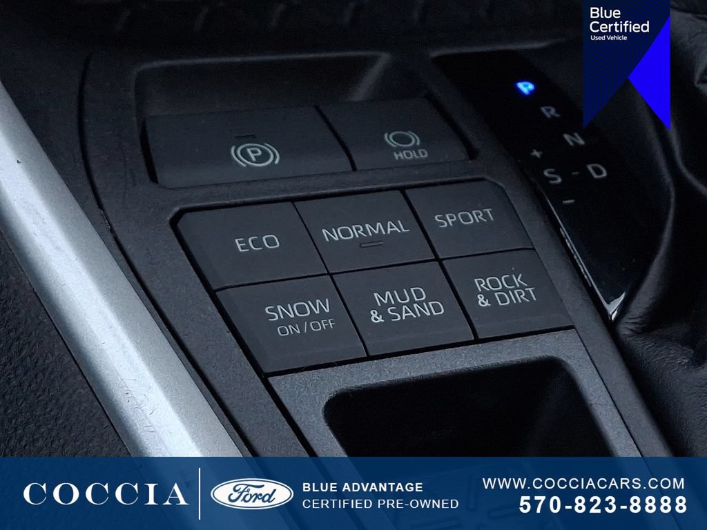Used 2021 Toyota RAV4 LE AWD/4WD image 24