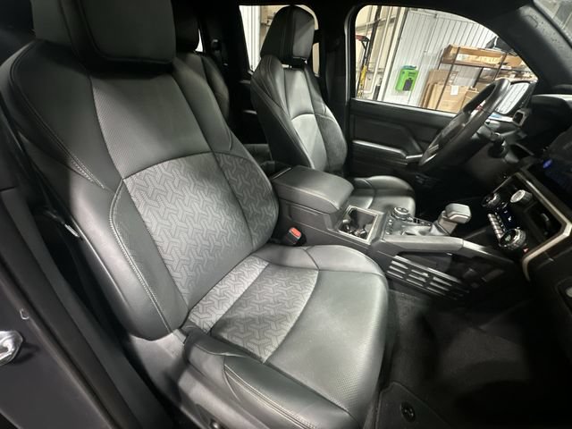 Used 2024 Toyota Tacoma Limited w/ Limited Package (LT) AWD/4WD image 32
