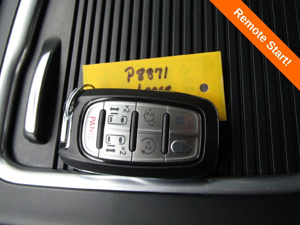 Used 2023 Chrysler Pacifica Touring-L FWD image 21