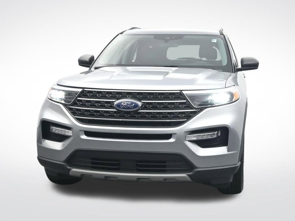 Certified 2023 Ford Explorer XLT w/ Equipment Group 202A AWD/4WD image 2