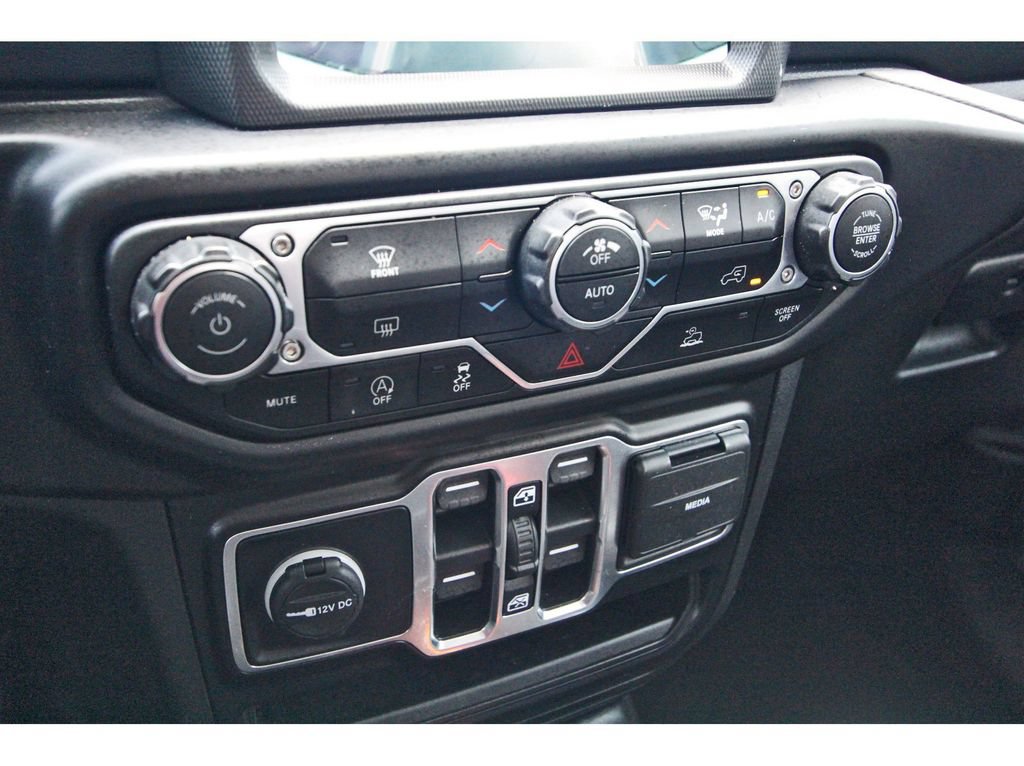 Used 2022 Jeep Gladiator Overland w/ Popular Equipment Package AWD/4WD image 23
